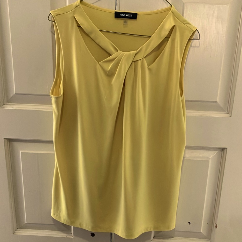 Large Nine West sleeveless top
